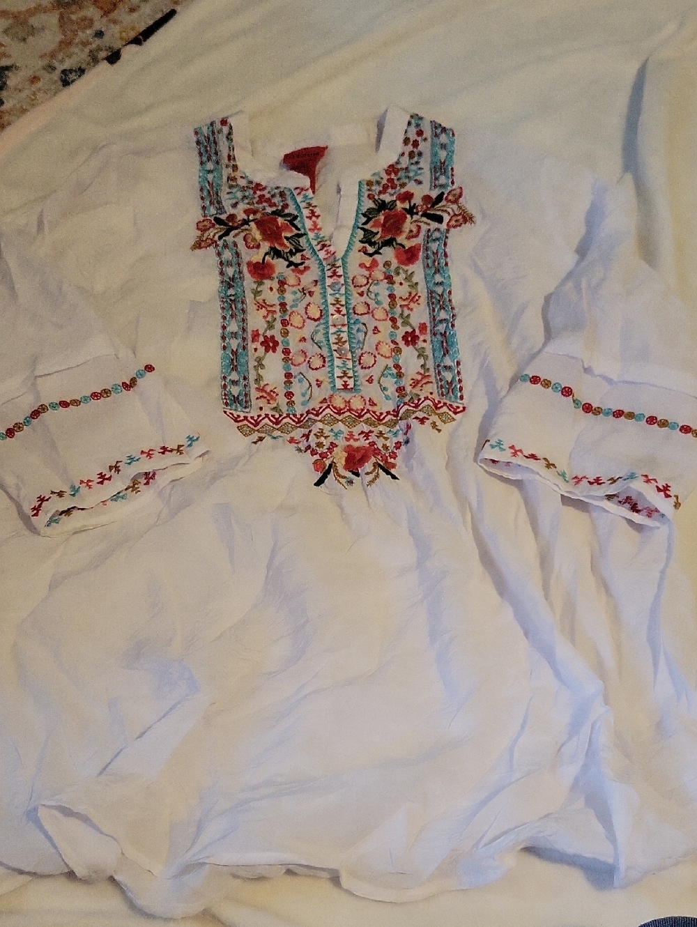 V Cristina White Embroidered Boho Blouse with Multicolor Floral Accents
